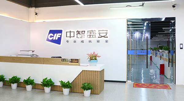 疏散過程中，智能疏散系統(tǒng)如何提供緊急疏散信息發(fā)布？